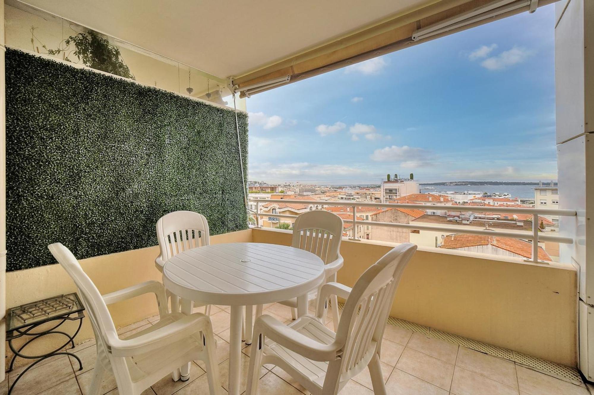 Immogroom - Sea View - Swimming Pool - Terrace- Clim Apartment *